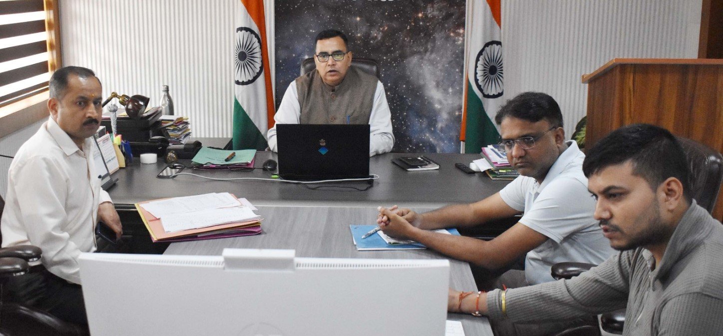 आपदा से क्षतिग्रस्त परिसंपत्तियों का जल्द करें आकलन – सीडीओ डॉ. अभिषेक त्रिपाठी