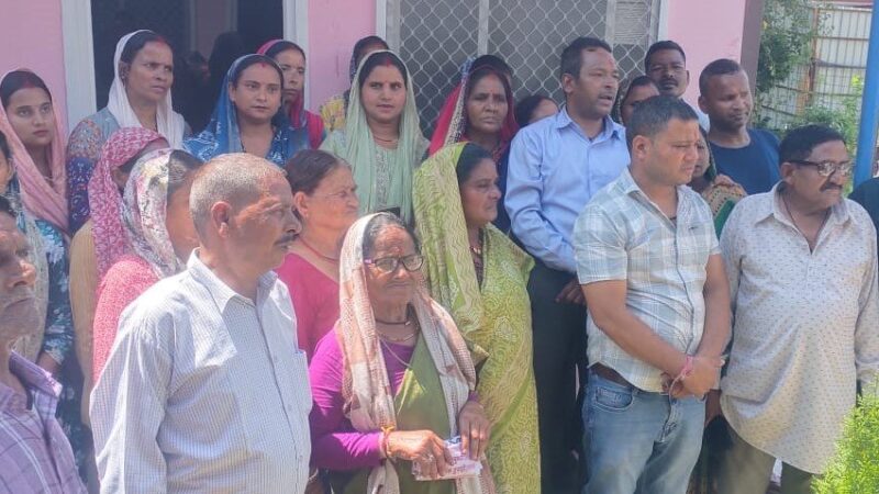 गौचर : शैल-बसंतपुर में हो रहे भू-धंसाव के लिए स्थानीय लोगों ने रेलवे को ठहराया जिम्मेदार