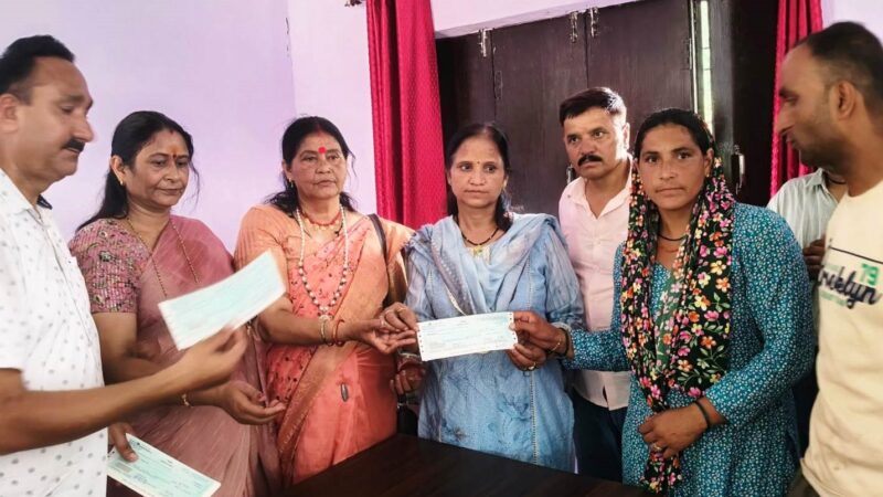 विधान सभा अध्यक्ष ऋतु खंडूडी भूषण ने थराली के प्रभावितों की मदद को बढ़ाया हाथ