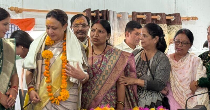 संगठन की मजबूती से ही चुनावों के जीत राह आसान – आराधना मिश्रा