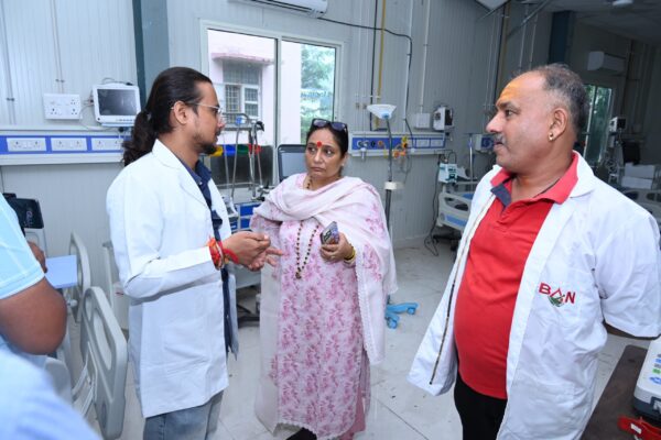 स्वास्थ्य केंद्र में ही दवाई उपलब्ध करवाएं, बाहर की दुकानों पर भेजना बंद करें – ऋतु खण्डूडी भूषण