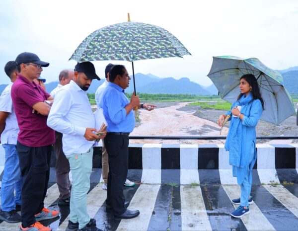 डीएम स्वाति एस. भदौरिया ने मालन और गाड़ीघाट पुल का किया स्थलीय निरीक्षण, भू-कटाव को रोकने तथा बाढ़ सुरक्षा कार्य करने के लिए आवश्यक कार्रवाई करने के दिए निर्देश