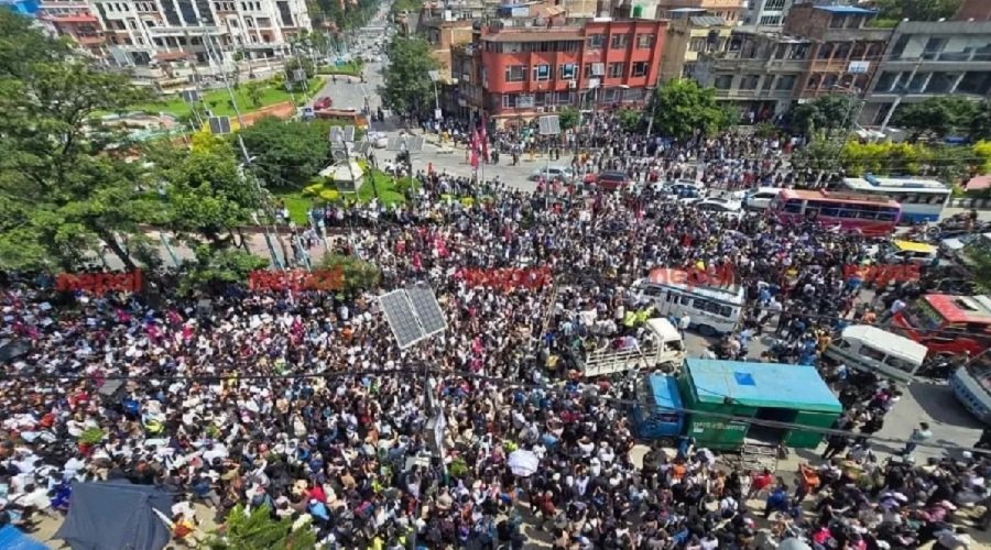 नेपाल में सोशल मीडिया प्रतिबंध के खिलाफ हिंसक प्रदर्शन; 16 की मौत, 200 से अधिक घायल