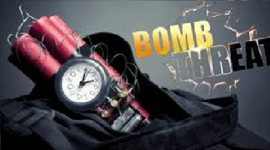 स्कूलों में बम की धमकी से हड़कंप, पुलिस ने शुरू की तलाशी
