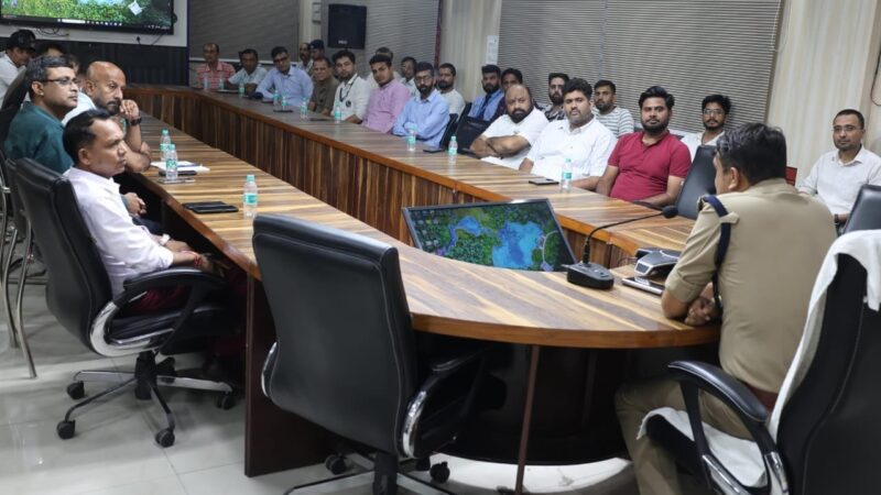 एसएसपी देहरादून द्वारा कोचिंग सेन्टर प्रबन्धकों/संचालकों के साथ आयोजित की गई गोष्ठी