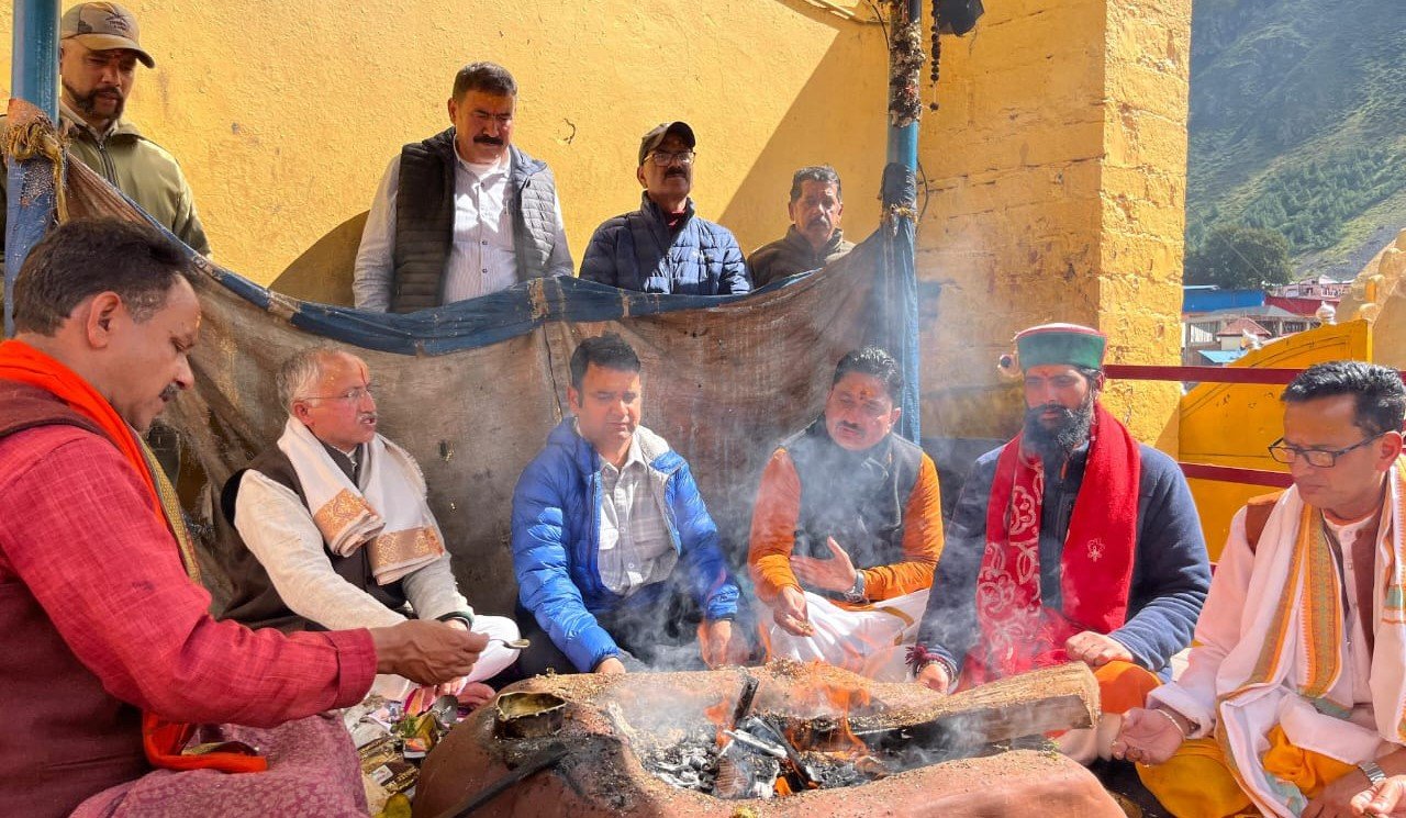 प्रधानमंत्री के जन्म दिन पर बदरीकेदार में हुई पूजा अर्चना