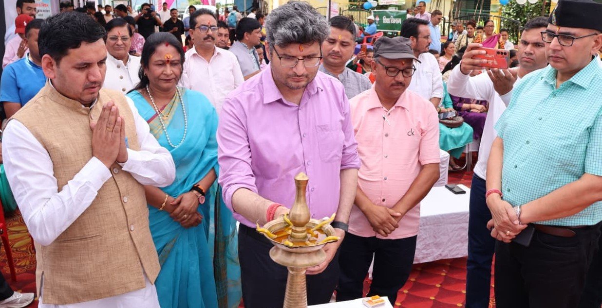 स्वास्थ्य सेवा पखवाड़े पर गोपेश्वर में लगा बहुद्देशीय शिविर