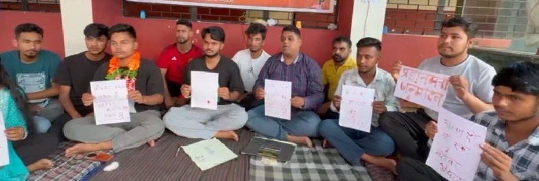 खून से पत्र लिख कर छात्रों ने दी पीएम को जन्म दिन की बधाई