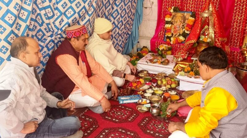 घट स्थापना के साथ बदरीनाथ में दुर्गा सप्तशदी पाठ शुरू