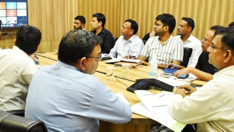 गंगा को प्रदूषण मुक्त रखना प्राथमिकता – एडीएम विवेक प्रकाश