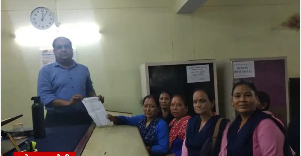 आशा कार्यकत्रियों ने उठाई वेतन बढ़ाने की मांग