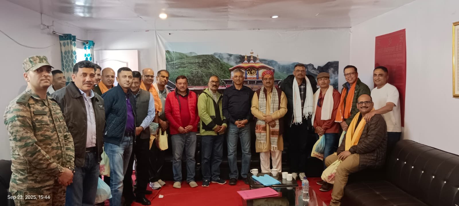 सेना अधिकारियों ने भगवान बदरी विशाल के दर्शन