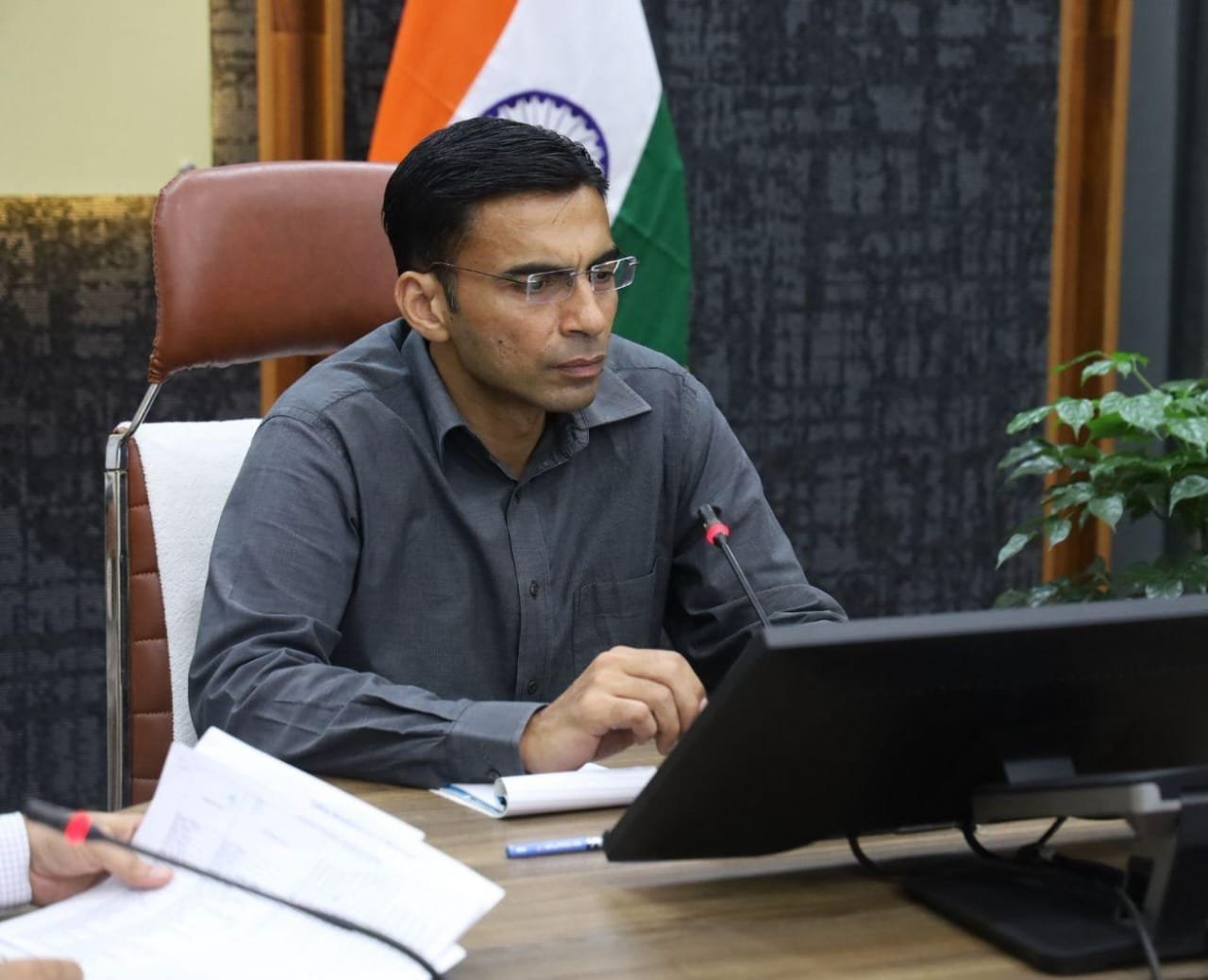 सीएम हेल्पलाईन मायने मेरी, हम सब अफसरों की विभागों की हेल्पलाईन – डीएम