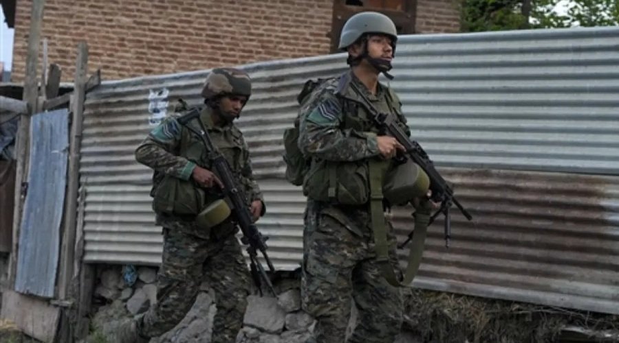 जम्मू-कश्मीर के किश्तवाड़ में सुरक्षाबलों और आतंकवादियों के बीच मुठभेड़, एक जवान घायल