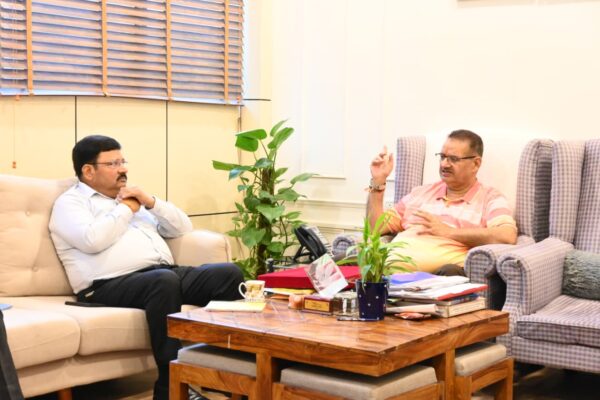 सैनिक कल्याण मंत्री गणेश जोशी ने अक्टूबर माह में आयोजित होने वाली शहीद सम्मान यात्रा की तैयारियों की समीक्षा