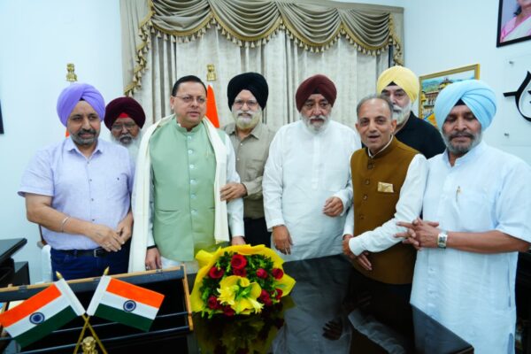 उत्तराखंड में देश की सबसे बड़ी रोपवे परियोजना की स्थापना की दिशा में ऐतिहासिक कदम, हेमकुंड साहिब रोपवे परियोजना के लिए सिख संगठनों ने सीएम पुष्कर सिंह धामी से भेंट कर प्रधानमंत्री नरेंद्र मोदी और राज्य सरकार का जताया आभार