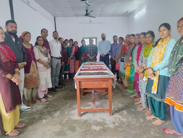 उत्तरकाशी : जिले में पहली हर्बल चाय प्रोसेसिंग इकाई यूनिट की स्थापना, स्वयं सहायता समूह की महिलाओं के लिये आजीविका संवर्धन में होगी उपयोगी