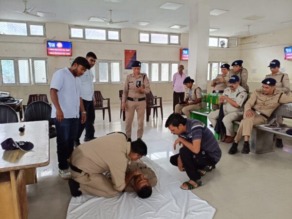 एसपी तृप्ति भट्ट के नेतृत्व में जीआरपी हरिद्वार ने चलाया मेडिकल एवं फाइनेंशियल फ्रॉड अवेयरनेस कार्यक्रम, दी महत्वपूर्ण जानकारी