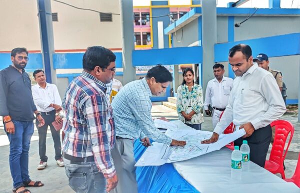 डीएम मयूर दीक्षित ने ग्राम पंचायत रावली महदूद एवं जमालपुर कलां में संचालित पेयजल योजनाओं का किया स्थलीय निरीक्षण, अधिकारियों को दिए सख्त निर्देश