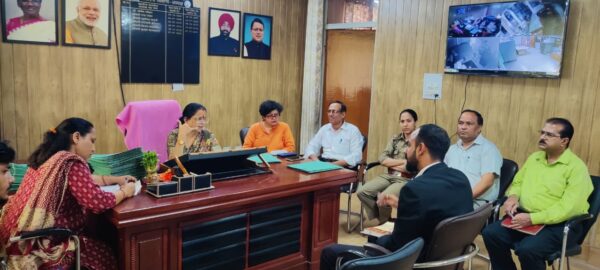 एनएआरआई 2025 रिपोर्ट विवाद : महिला आयोग ने पीवैल्यू एनालेटिक्स को लगाई फटकार, मांगी पूरी रिपोर्ट, कहा – अधूरी जानकारी नहीं चलेगी, रिसर्च टीम व एमडी को बुलाया