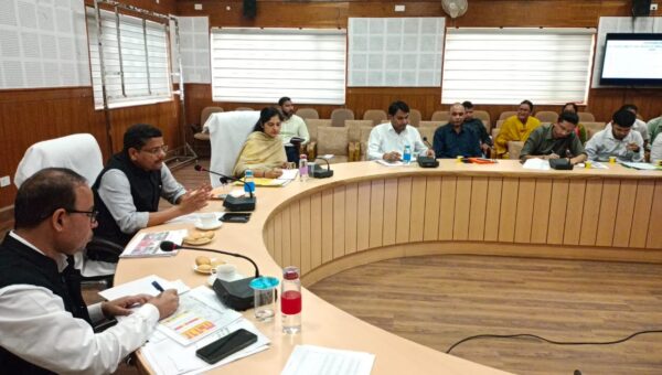 सीडीओ गिरीश गुणवन्त की अध्यक्षता में विकास विभाग की मासिक बैठक आयोजित, अधिकारियों को दिए निर्देश
