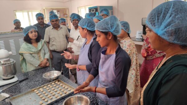 अपर सचिव झरना कमठान ने हरिद्वार में ग्रामोत्थान परियोजनाओं का किया निरिक्षण, उत्पादों की गुणवत्ता को लेकर अधिकारियों को दिए निर्देश