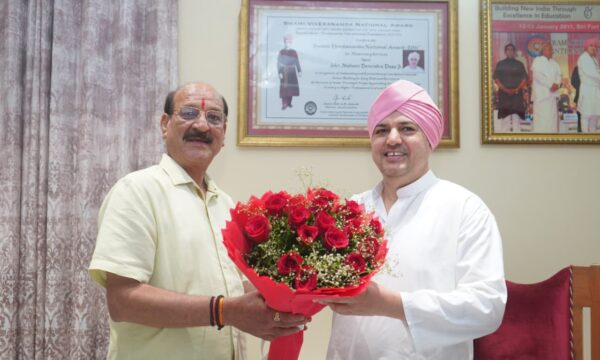 वन मंत्री सुबोध उनियाल ने श्री दरबार साहिब में टेका मत्था, श्रीमहंत देवेन्द्र दास जी महाराज से हुई समसामयिक विषयों पर विस्तारपूर्वक चर्चा, एसजीआरआर ग्रुप की सेवाओं की सराहना