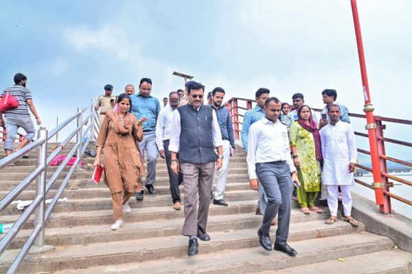 हरिद्वार : 2027 कुंभ को दिव्य-भव्य बनाने की कवायद तेज, मुख्य सचिव आनंद वर्धन ने किया मेला क्षेत्र का स्थलीय निरीक्षण, दिसंबर 2026 तक कार्य पूर्ण करने के निर्देश