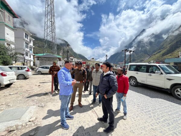 कार्यपालक मजिस्ट्रेट व सीईओ बीकेटीसीविजय प्रसाद थपलियाल ने मंदिर एवं बाह्य परिसर का किया स्थलीय निरीक्षण