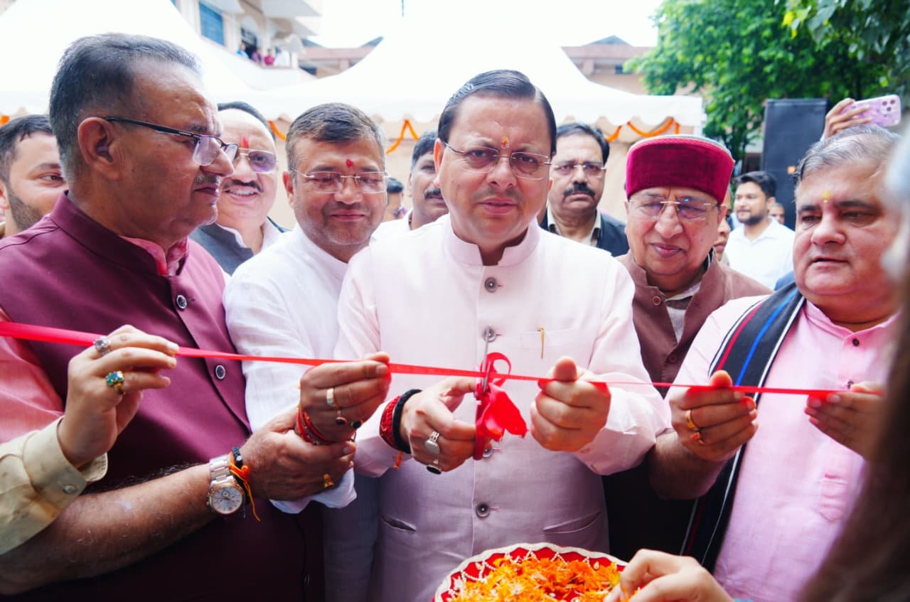 सीएम धामी ने देहरादून निगम की प्रदर्शनी का किया शुभारंभ