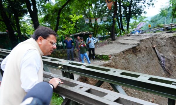मुख्यमंत्री पुष्कर सिंह धामी ने अतिवृष्टि प्रभावित क्षेत्र मसूरी रोड एवं किमाड़ी क्षेत्र का किया स्थलीय निरीक्षण, दिए निर्देश
