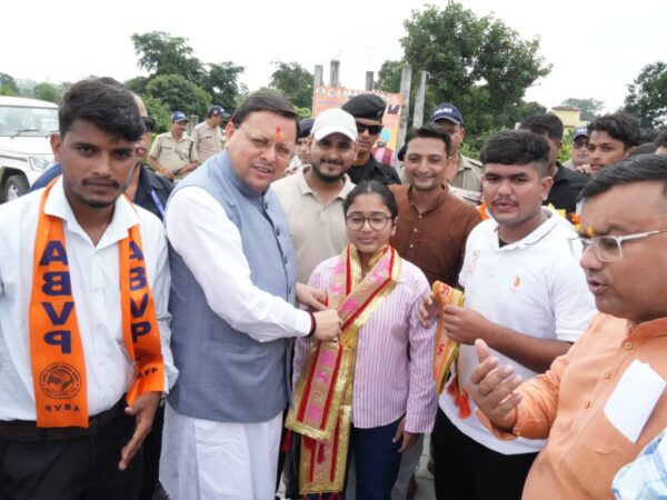 मुख्यमंत्री पुष्कर सिंह धामी खटीमा से नंदानगर चमोली के लिए हुए रवाना