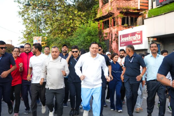 मुख्यमंत्री पुष्कर सिंह धामी ने नमो युवा रन का किया फ्लैग ऑफ