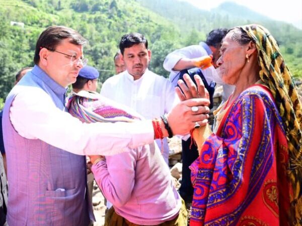मुख्यमंत्री पुष्कर सिंह धामी ने चमोली जिले के आपदा प्रभावित क्षेत्रों का किया निरीक्षण, प्रभावितों का दुःख साझा करते हुए हरसंभव सहायता का दिया भरोसा, अधिकारियों को निर्देश : राहत एवं रेस्टोरेशन कार्यो में न रहे कोई कसर