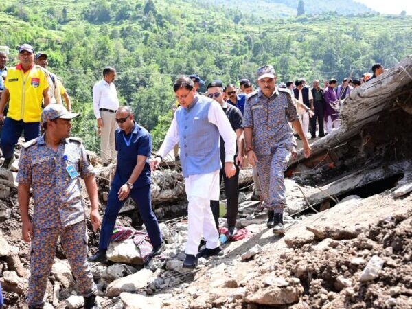 खटीमा से लेकर नंदानगर तक हर जगह जनता के बीच रहे सीएम धामी, एक ही दिन में तीन जिलों का दौरा कर शाम को देहरादून पहुंच ली बैठक