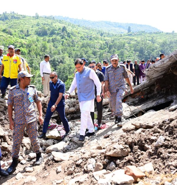 खटीमा से लेकर नंदानगर तक हर जगह जनता के बीच रहे सीएम धामी, एक ही दिन में तीन जिलों का दौरा कर शाम को देहरादून पहुंच ली बैठक