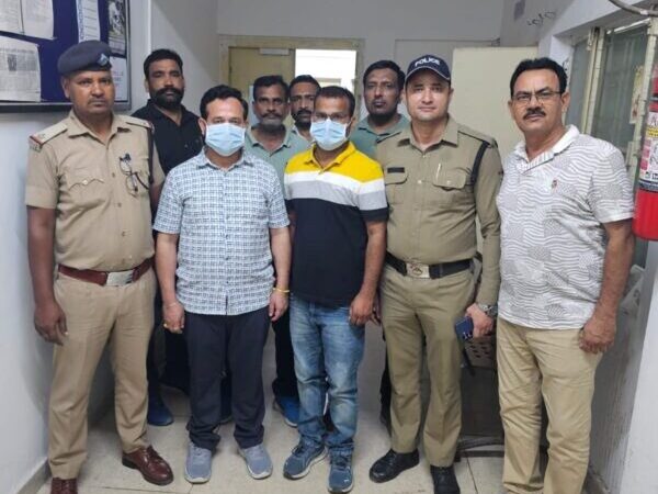 सख्त नकल विरोधी कानून के तहत उत्तराखण्ड पुलिस की बड़ी कार्रवाई, नकल माफिया हाकम सिंह व उसके सहयोगी को किया गिरफ्तार