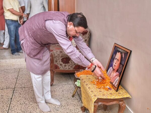 मुख्यमंत्री धामी ने हरिद्वार में पूर्व मंत्री पंकज सहगल की माता तिलक कुमारी सहगल के निधन पर व्यक्त की शोक संवेदना, परिवार को बंधाया ढांढस