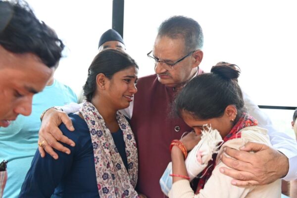 आपदा प्रभावित क्षेत्र फुलेत, भैंसवाड़ गांव और छमरोली सहित कई स्थानों पर पहुंचकर कैबिनेट मंत्री गणेश जोशी ने लिया जायजा, आपदा पीड़ितों का जाना हाल, सरकार की ओर से हर संभव मदद का दिया भरोसा