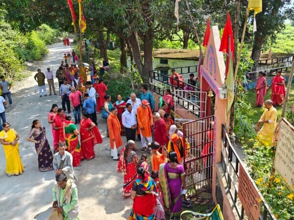 पौड़ी गढ़वाल : आदि शक्ति माँ भुवनेश्वरी मंदिर की भव्य शोभायात्रा, भक्तों ने लिया माँ का आशीर्वाद