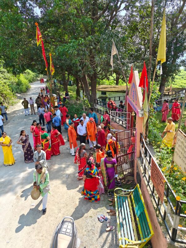 पौड़ी गढ़वाल : आदि शक्ति माँ भुवनेश्वरी मंदिर की भव्य शोभायात्रा, भक्तों ने लिया माँ का आशीर्वाद