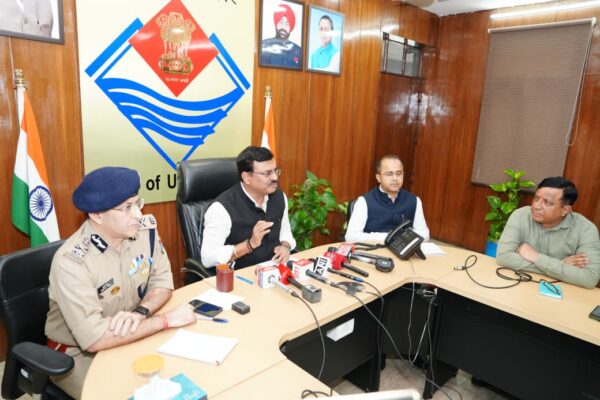 अधीनस्थ सेवा चयन आयोग परीक्षा प्रकरण की जांच एसआईटी करेगी – मुख्य सचिव