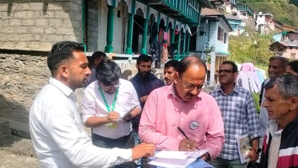 जनजाति कार्य मंत्रालय भारत सरकार के अधिकारी ने चकराता के मोहना गांव में किया आदि सेवा केंद्र का उद्घाटन