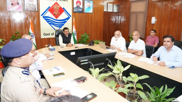 मुख्य सचिव आनन्द बर्द्धन ने उत्तराखण्ड भूकम्प जोखिम मूल्यांकन एवं शमन के सम्बन्ध में ली बैठक, दिए निर्देश