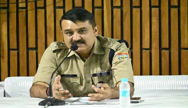 एसएसपी के समक्ष प्रस्तुत हुए पीवैल्यू एनालैटिक्स कम्पनी के प्रतिनिधि, पुलिस जांच में कोई संतोषजनक उत्तर नहीं दे पाए पीवैल्यू एनालैटिक्स कम्पनी के प्रतिनिधि