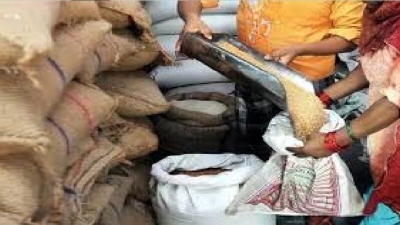 टिहरी : राशनकार्ड धारकों को ई-केवाईसी कराना अनिवार्य, पीडीएस प्रणाली में पारदर्शिता के लिए सभी राशनकार्ड धारक कराएं ई-केवाईसी