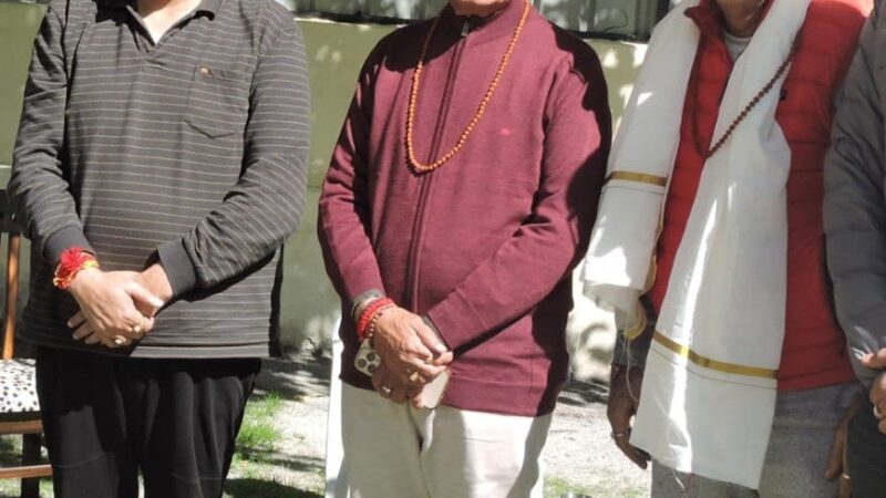 पीएम मोदी के भाई पहुंचे बदरीविशाल के दर्शनों को 