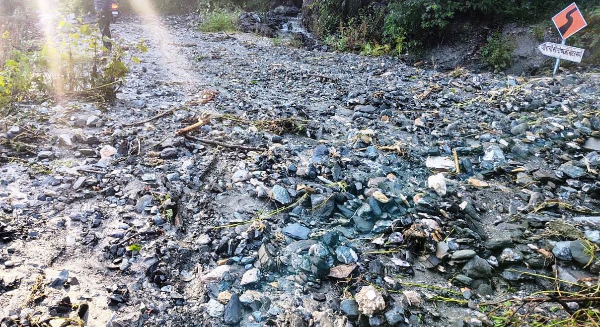 तोणजी सड़क देती दुर्घटनाओं को न्योता