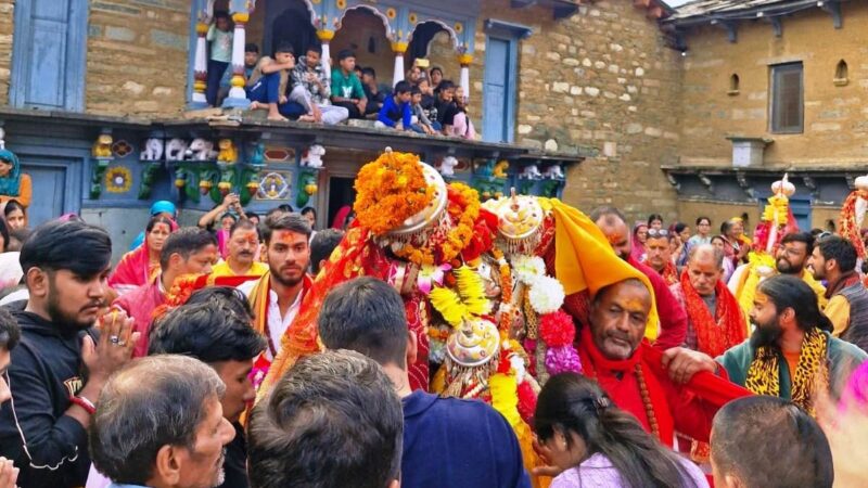 अनसूया देवी की रथ डोली गोपीनाथ मंदिर प्रवास पर पहुंची