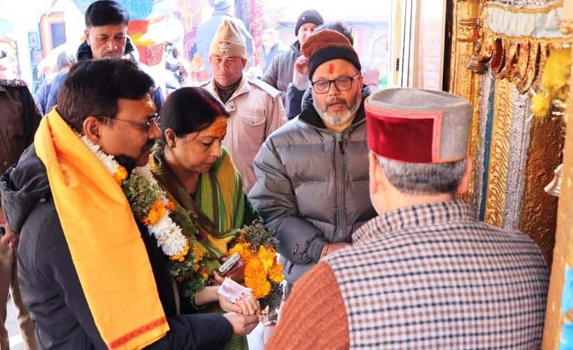 मुख्य सचिव आनंद बर्द्धन ने किए भगवान बदरीविशाल के दर्शन